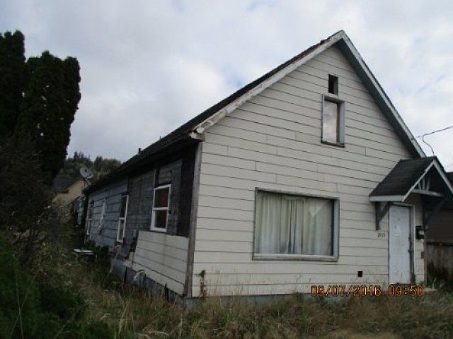 2nd image of 2415 Pacific Ave