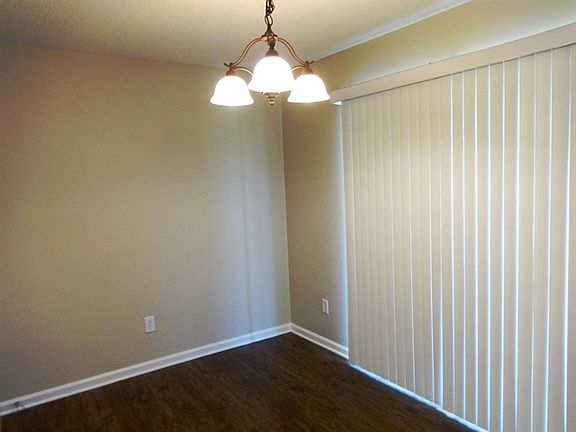 4th image of 536 Beverly Dr
