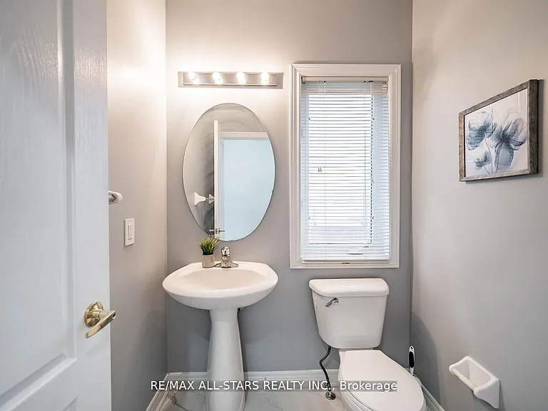 138 Yakefarm Blvd — Photo 13