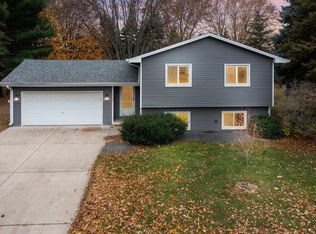 9761 97th Pl N, Maple Grove, MN 55369
