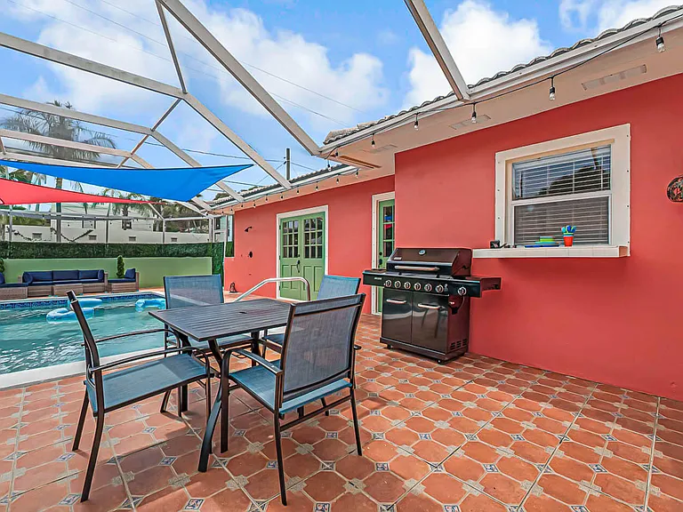 532 N Palmway — Photo 10
