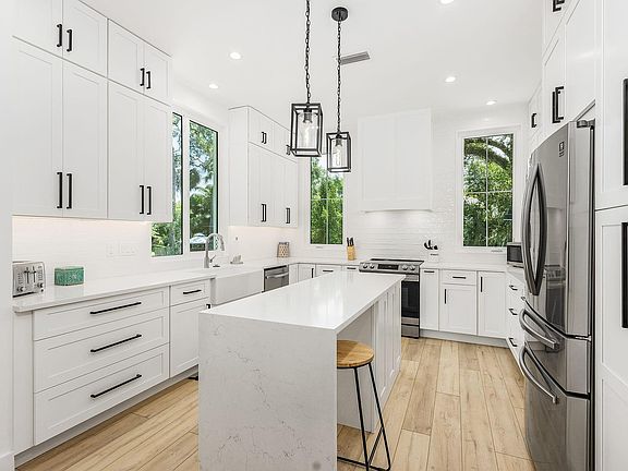 5th image of 27323 Elwood Dr