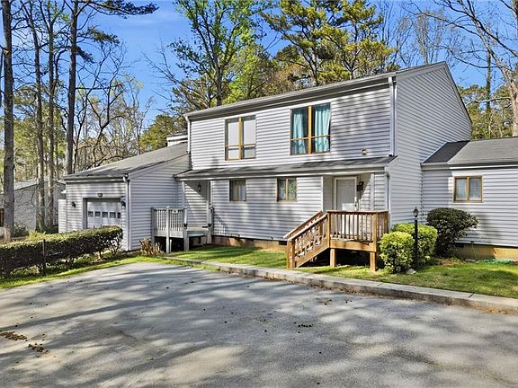 3rd image of 402 Willow Way