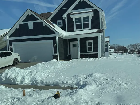 305 Briar Path Dr, Greenfield, IN 46140