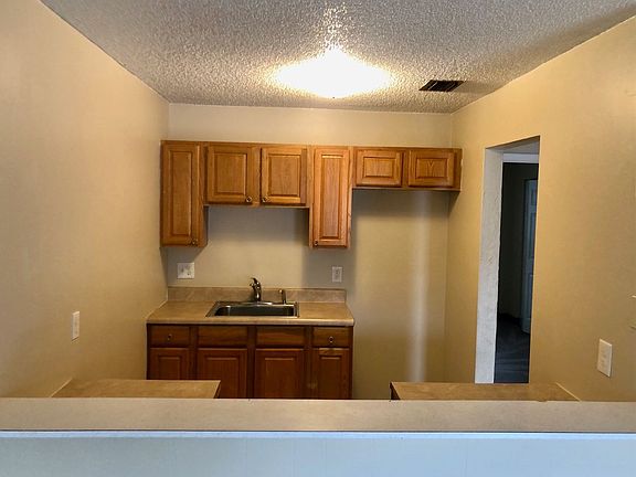 2nd image of 115 Kingston Ave APT 14