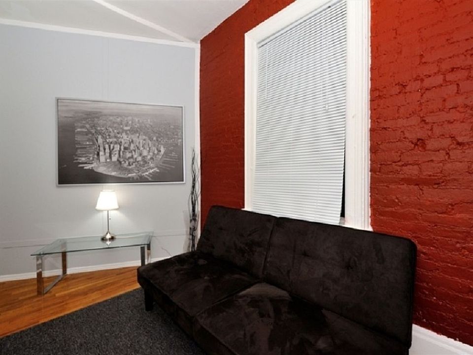 1st image of 440 W 45th St APT 5R