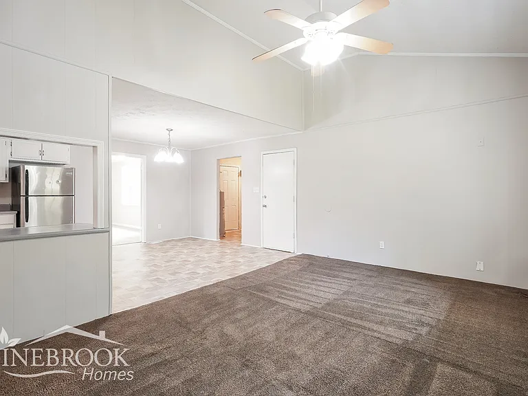 116 Trailside Dr — Photo 3