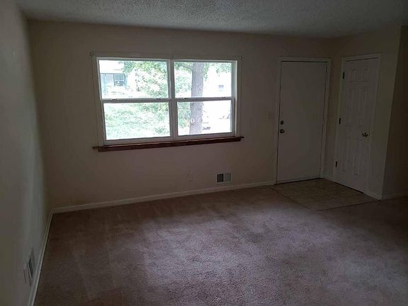 3rd image of 107 N Evanston Ave