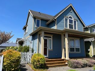 275 23rd St, Astoria, OR 97103