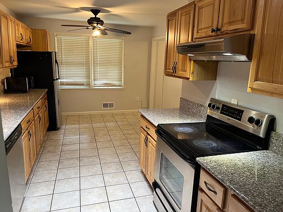 4th image of 6842 Dina Leigh Ct