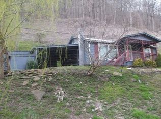 200 Robinson Rd, Elkhorn City, KY 41522