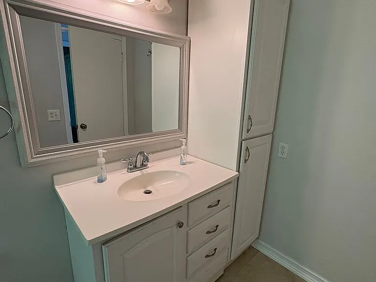 4839 Hillsdale Cir — Photo 18