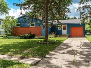 1928 Spring Brook Ave, Rockford, IL 61107