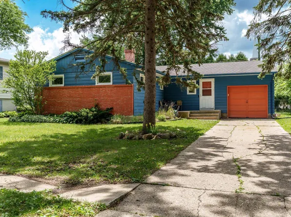 1928 Spring Brook Ave, Rockford, IL 61107