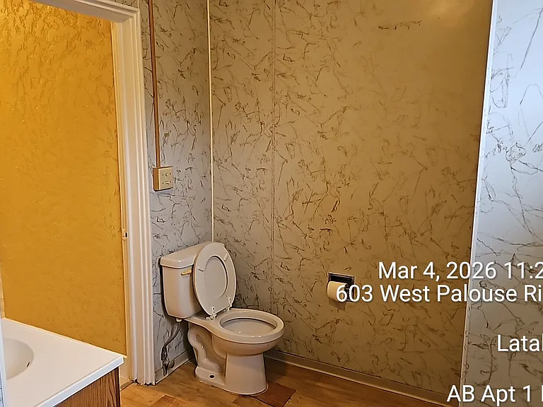 603 W Palouse River Dr #A — Photo 8