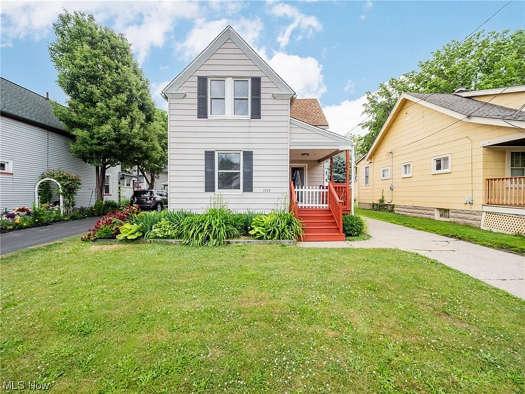 1577 Hopkins Ave photo 1