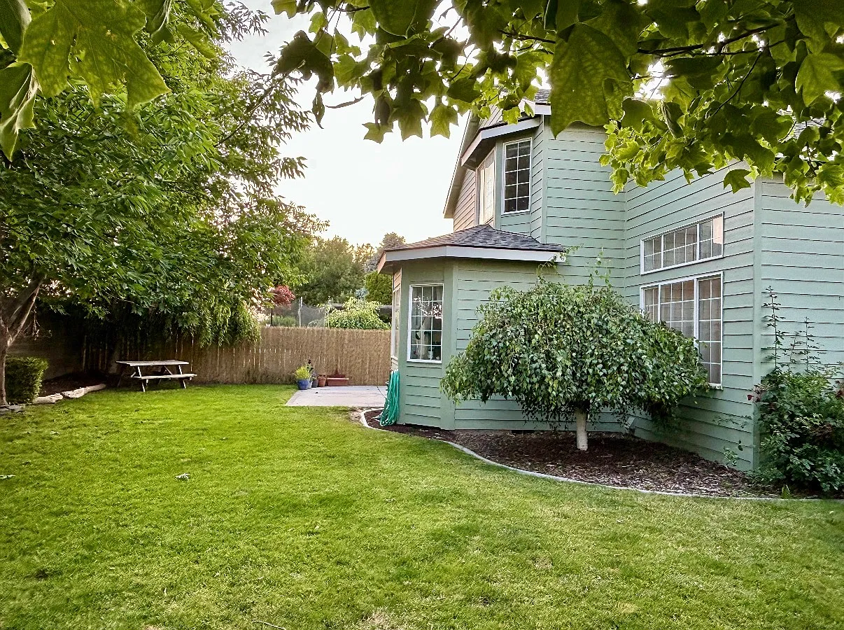 4 bed, 2.5 bath, 2100 sqft, $2,700 — Photo 2