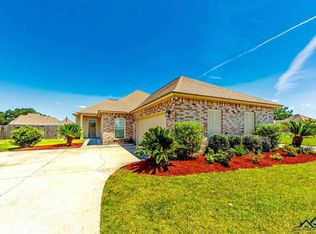 196 Lake Accardo Ave, Thibodaux, LA 70301