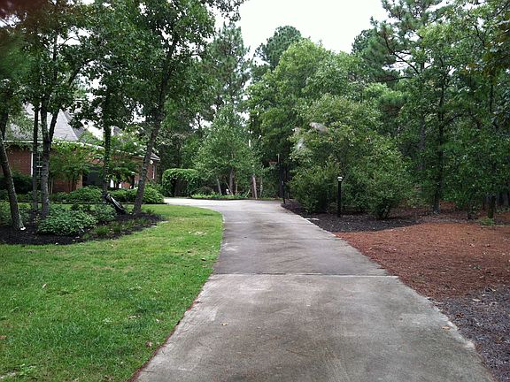driveway to house