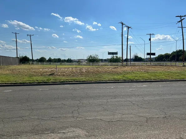 5605 8th Pl, Lubbock, TX 79416