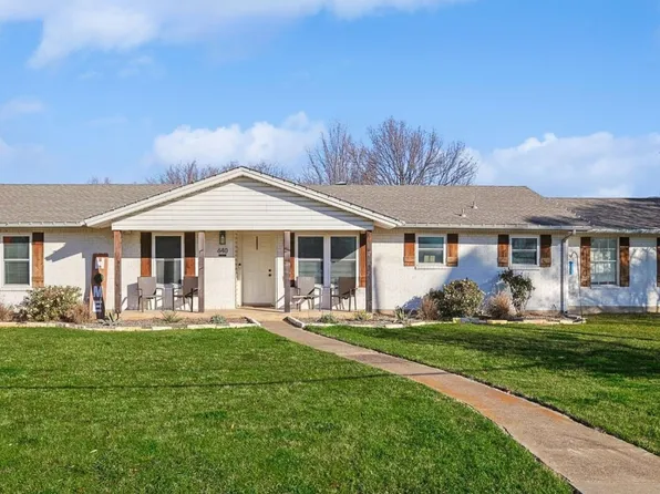 640 E Gee St, Pilot Point, TX 76258