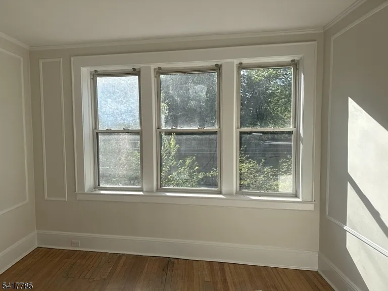 133 Grove St — Photo 4