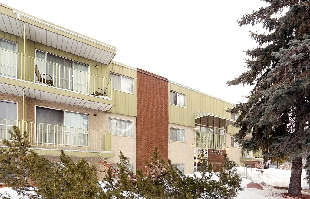Evansdale Court Apartments — Photo 1