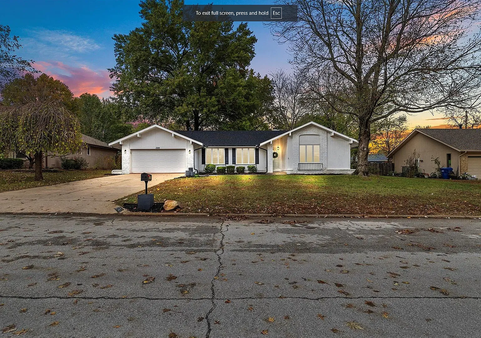 Welcome to your dream home! 4 bedroom 3 bathroom — Photo 1