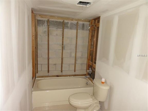 5th image of 1055 Kensington Park Dr Unit 306