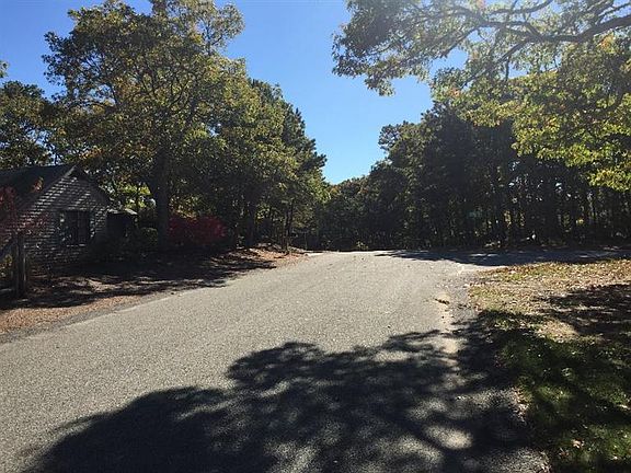 2nd image of 89 Woodstock Dr