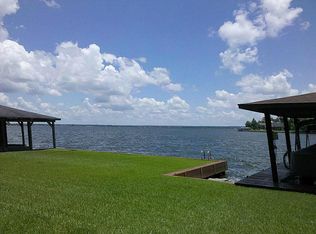 151 Lake View Cir, Montgomery, TX 77356