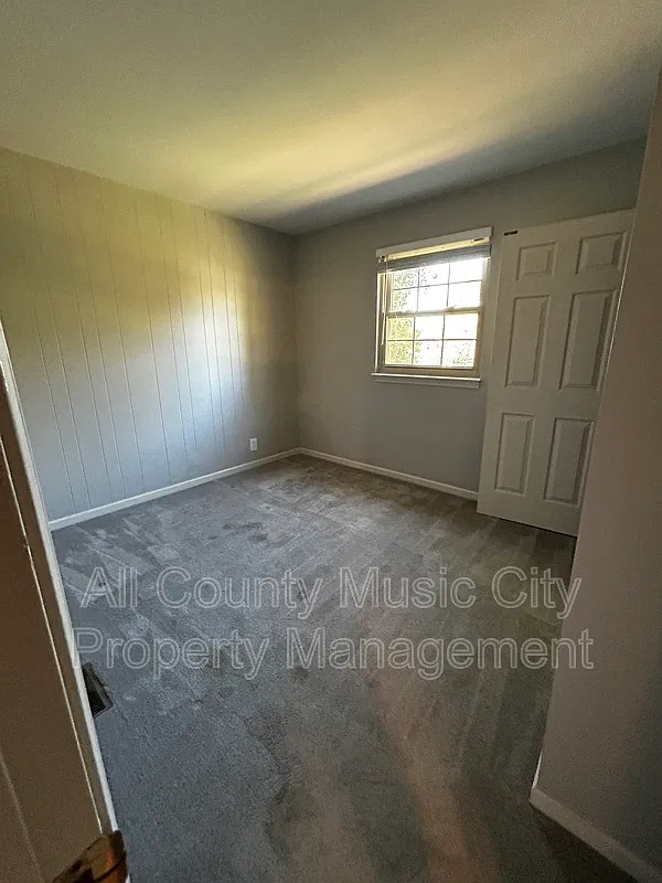 4 bed, 2.5 bath, 1716 sqft, $2,200 — Photo 4