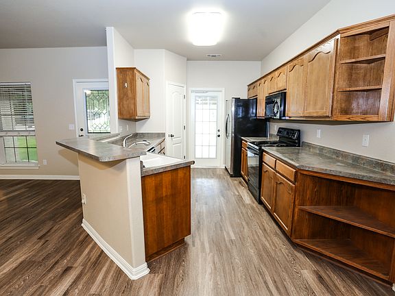 5th image of 2168 Bentwood Dr