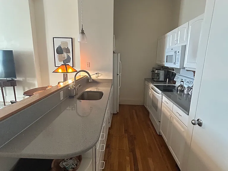 49 Monument Sq #4 — Photo 7