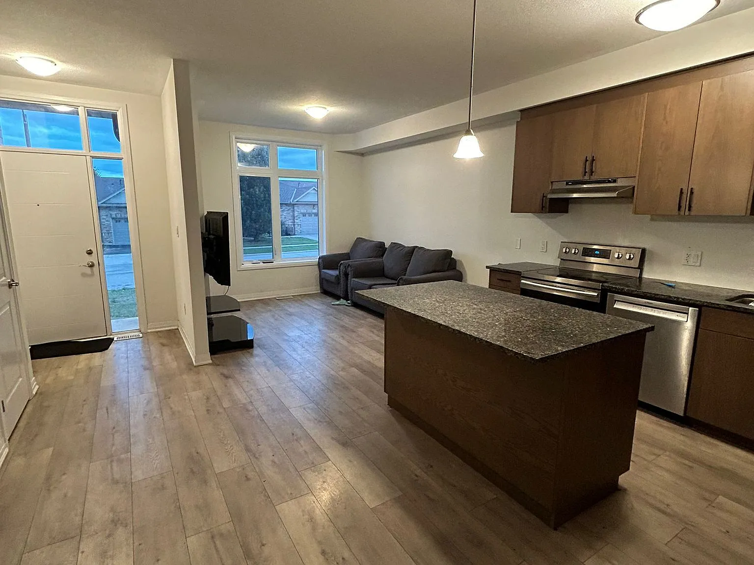 3 bed, $2,599 — Photo 4