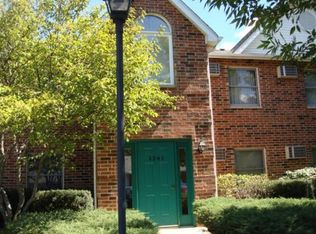 1341 Cunat Ct APT 1B, Lake In The Hills, IL 60156