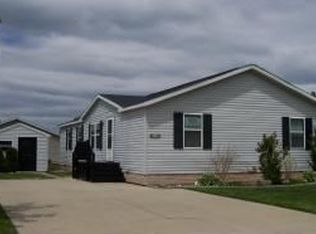 589 Crystal Lake Ct, Smiths Creek, MI 48074