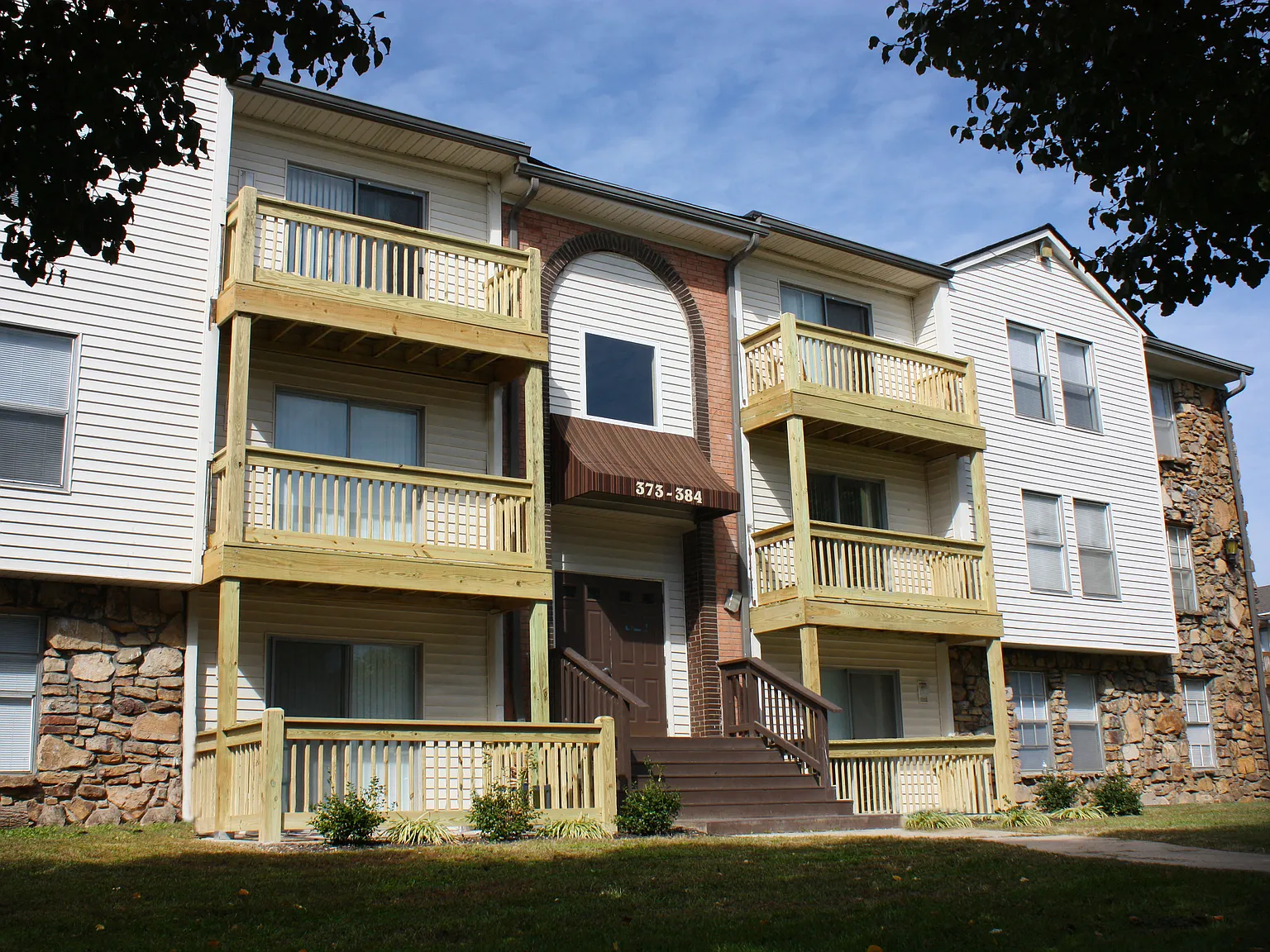 Knobs Pointe Apartments — Photo 3