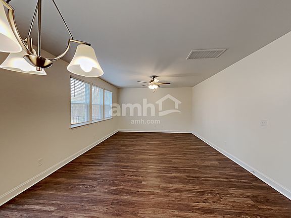 5th image of 1006 Bentley Park Dr