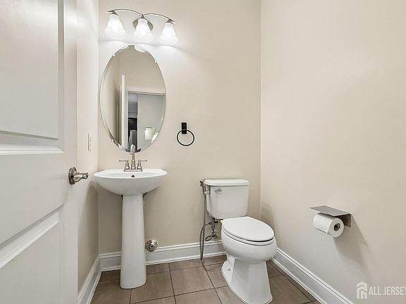 5th image of 166 Savoth Ln