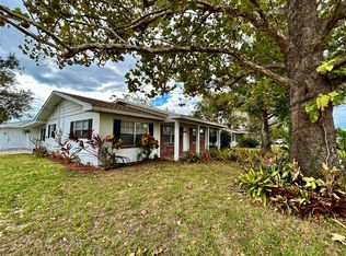 217 W Lake Ina Dr, Winter Haven, FL 33884