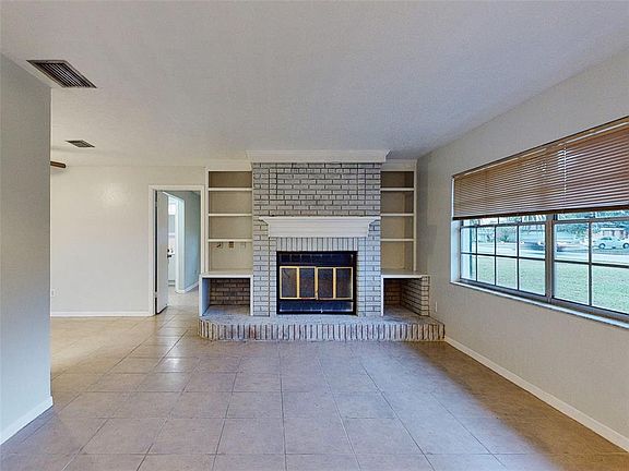 4th image of 1133 E Normandy Blvd