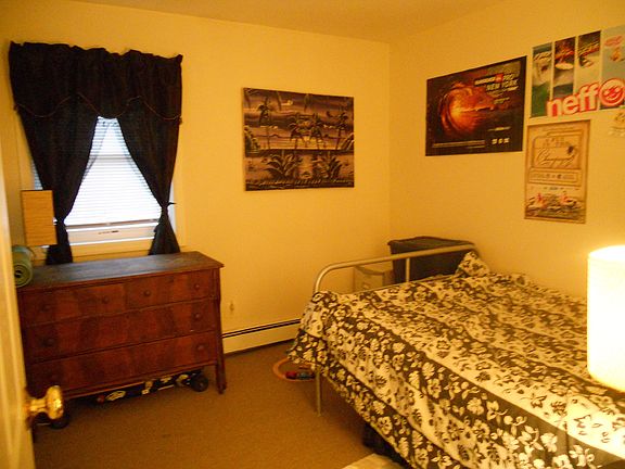 5th image of 1064 N Broadway APT 2
