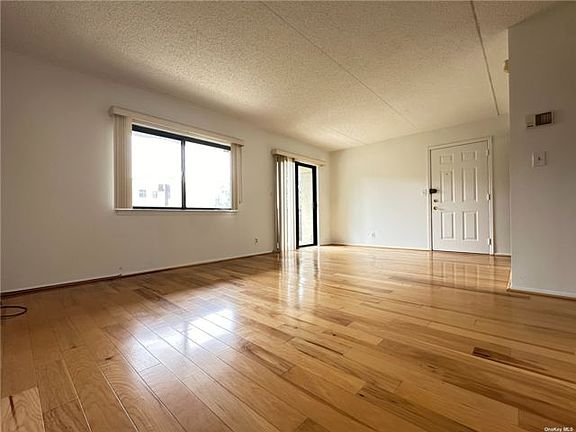 5th image of 5-38 115th St #538D