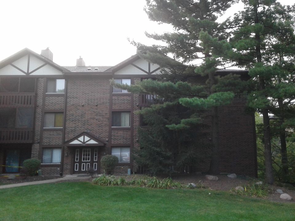 1st image of 5985 Lakeside Pl