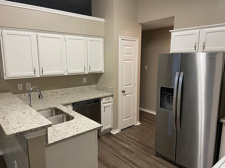 1530 Winslow Ln — Photo 6