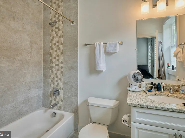 4107 Virginia St — Photo 24