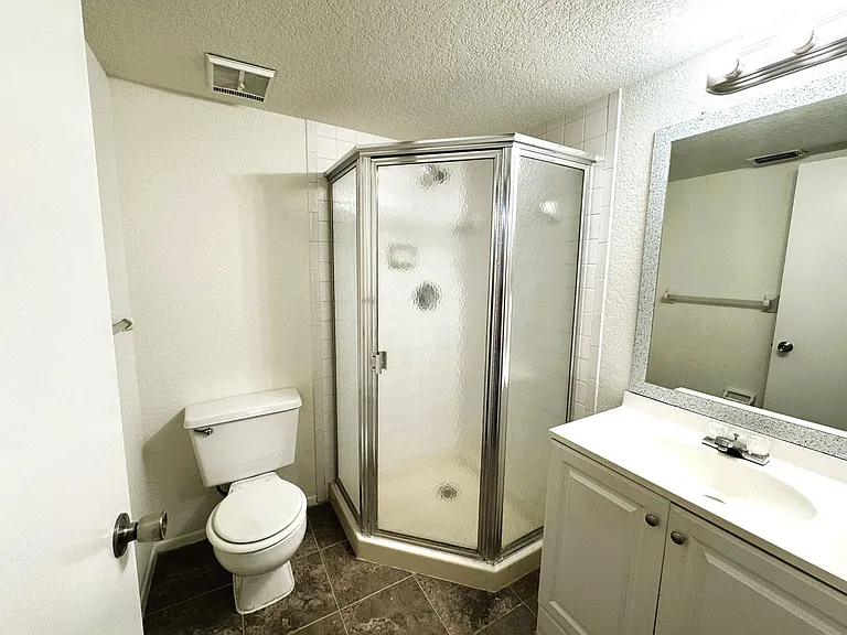 25100 Sandhill Blvd #M — Photo 10