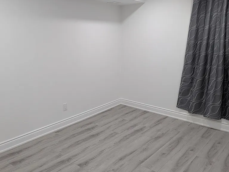 22 Exhibition Cres #BASEMENT — Photo 17
