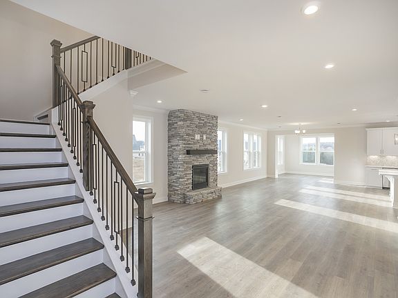 4th image of 153 Windtree Club Dr